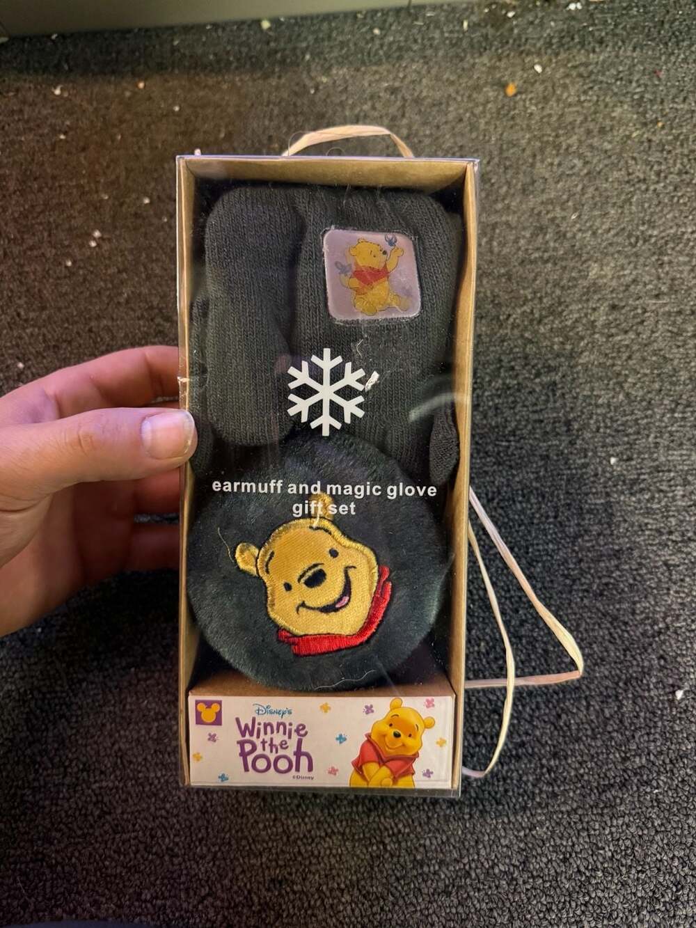 Disney Winnie the Pooh Earmuff and Magic Glove Gift Set